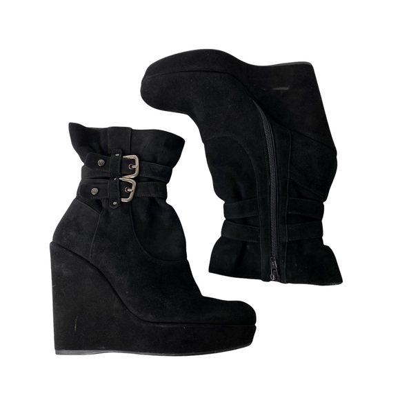 Stuart Weitzman Ruched Buckle Suede Wedge Black Booties Boots Size 8 - Picture 10 of 13